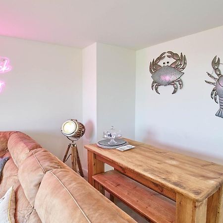 Host & Stay - The Cinder Track Hideaway Whitby Ngoại thất bức ảnh