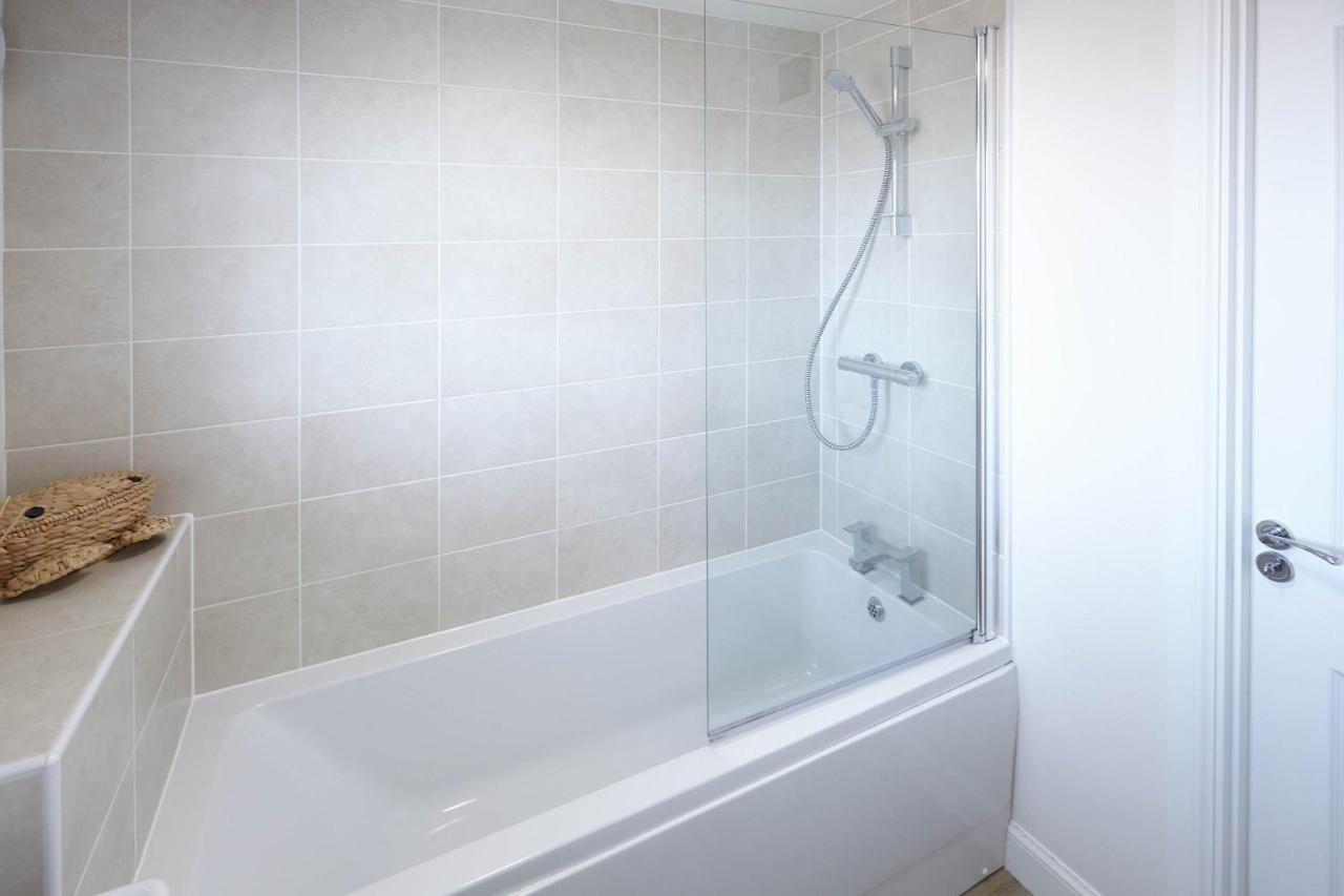 Host & Stay - The Cinder Track Hideaway Whitby Ngoại thất bức ảnh